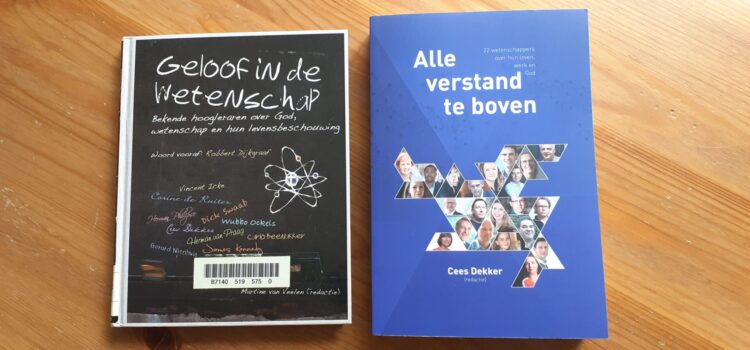 Geloof en wetenschap, water en vuur? foto van de twee boeken die in het stukje genoemd worden
